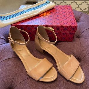 Tory Burch Finley Patent Calf Leather - Beige/Nude Sz 8